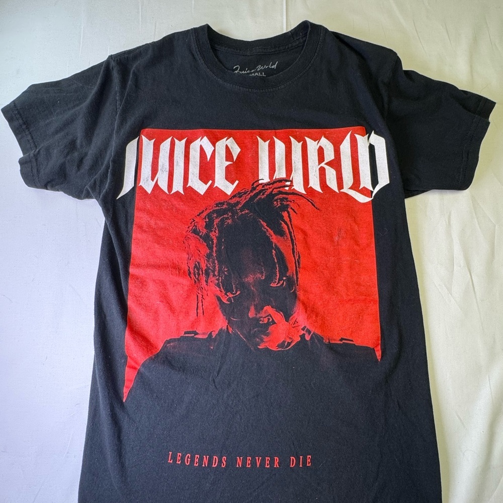 Juice World Black and Red Graphic Short‎ Sleeve Tees